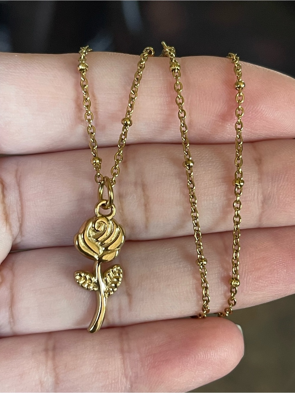 Classic Simple Rose Pendant Necklace